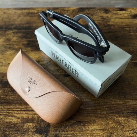 Ray-Ban Meta Wayfarer Smart Glasses – Matte Black, Polarized – Excellent Conditi - Picture 2 of 13